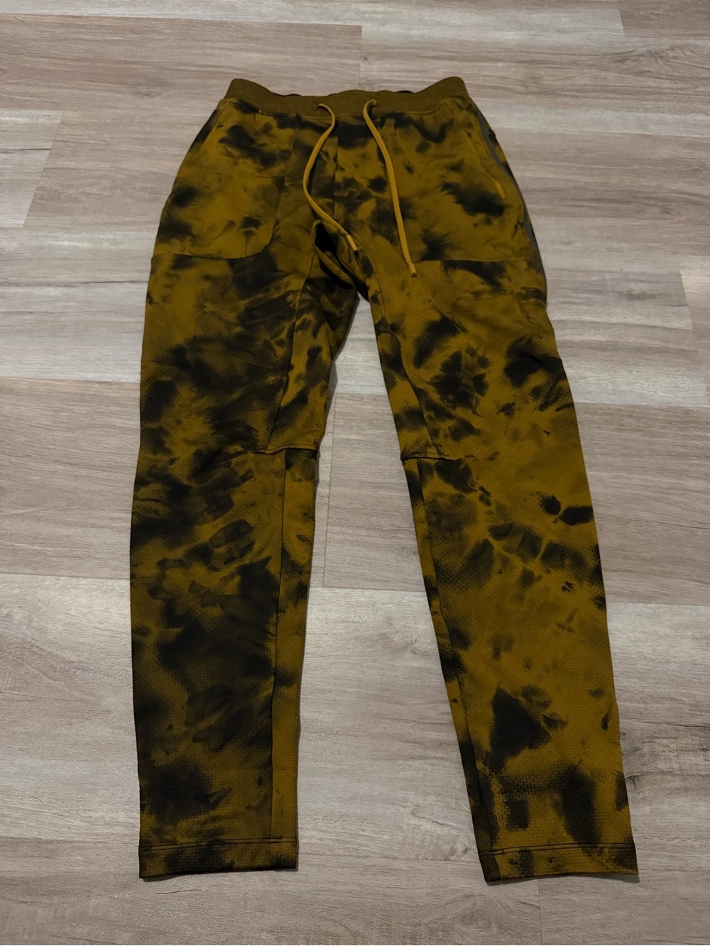 EUC Lululemon sweatpants men’s size small